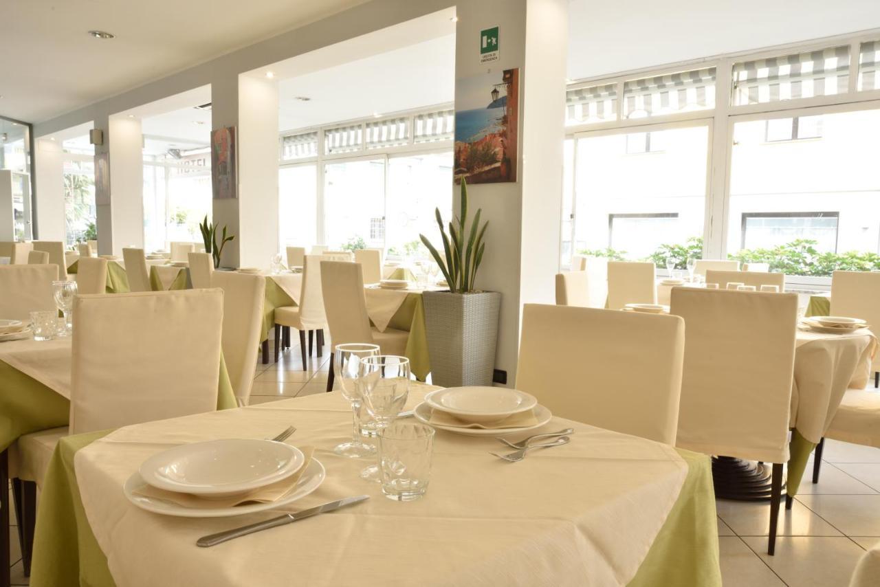 Hotel Ristorante La Marina Mhotelsgroup San Bartolomeo Al Mare Exterior foto